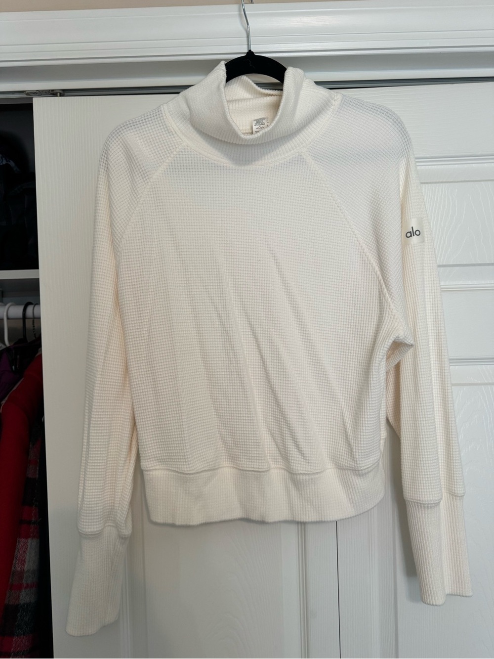 ALO Yoga Women's Cream Waffle Knit Turtleneck Sweatshirt